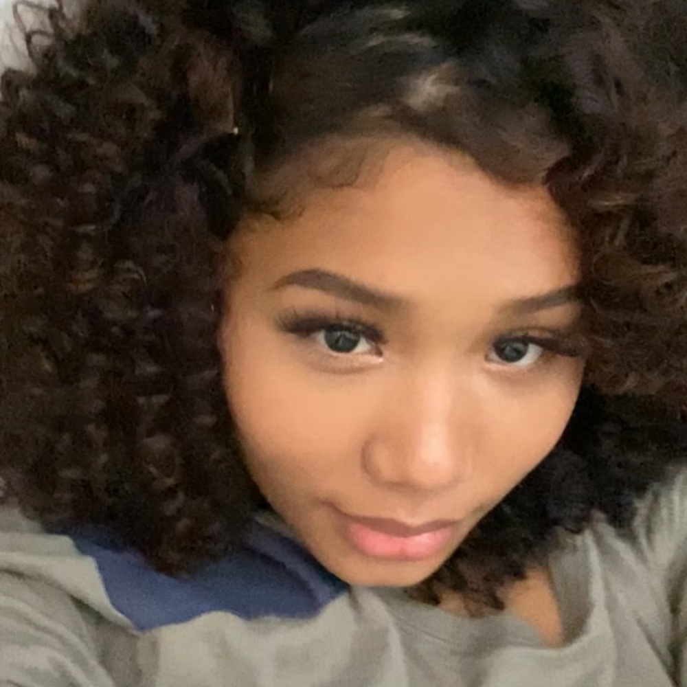 Meet your Posher, Krystal